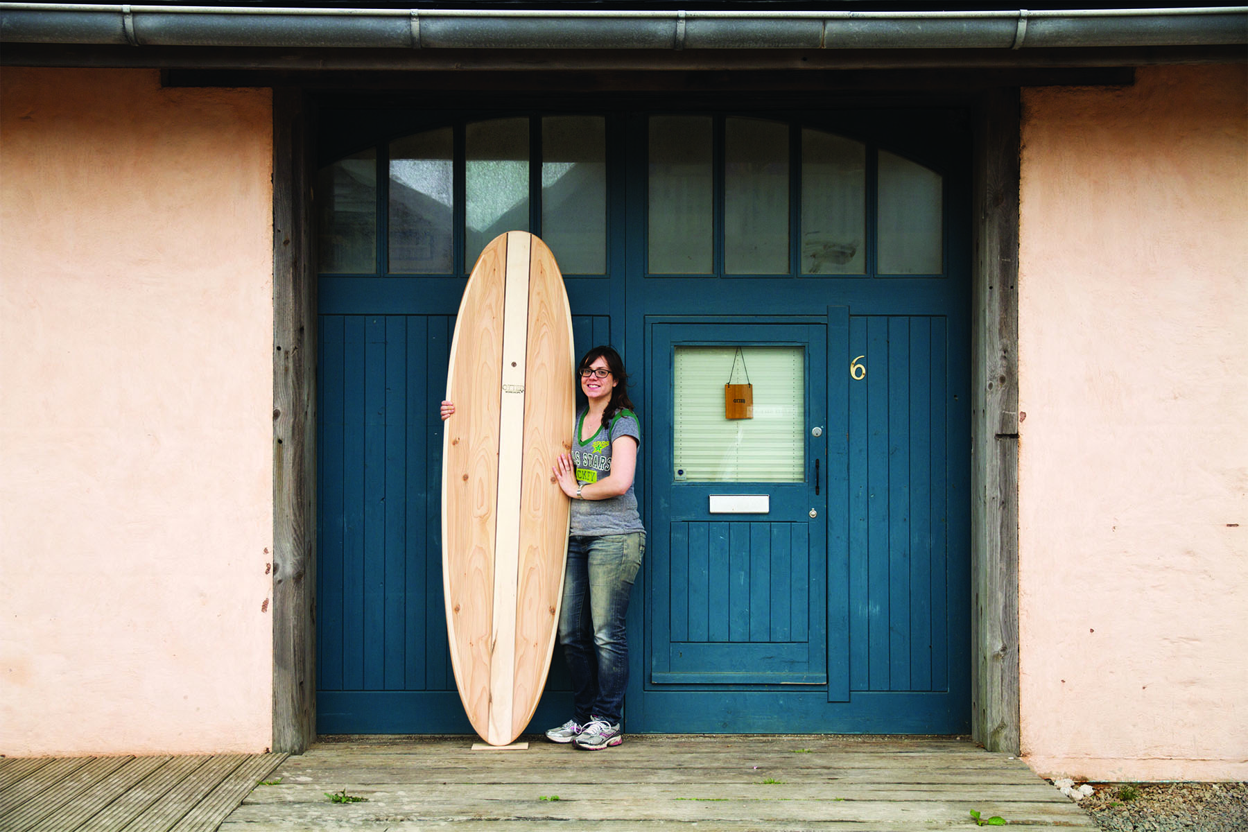 Helen and Duncan otter wooden surfboard workshop cornwall july 2014 helen portrait