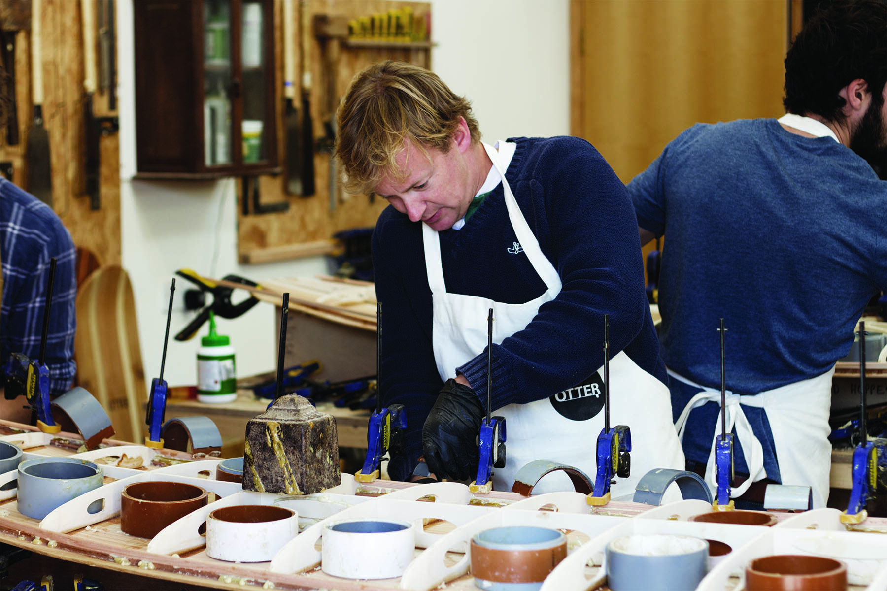 luke and tom otter wooden surfboard workshop october 2014 tom clamping rails