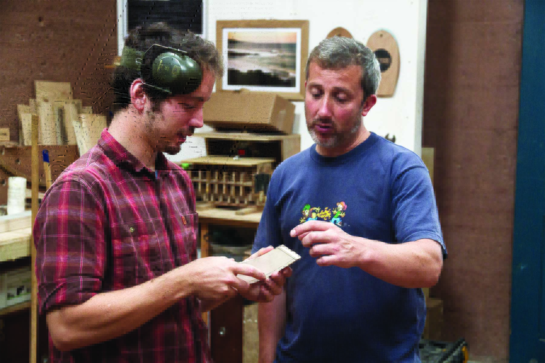 ben and kelvin otter wooden surfboard workshop cornwall 2014 ben explains the disappearing knot
