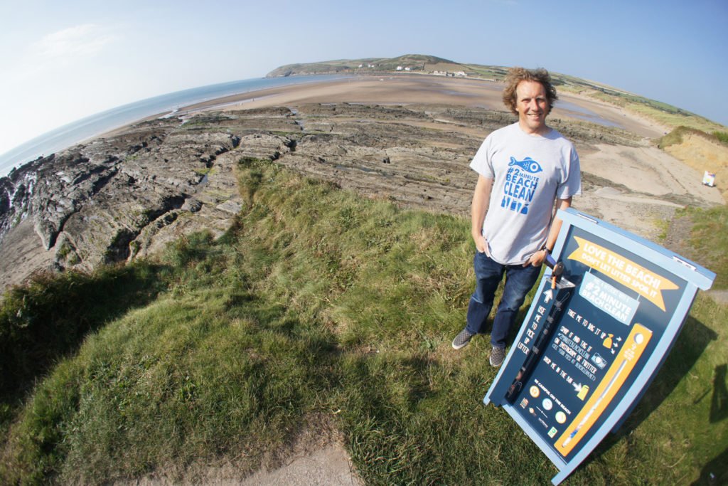 Martin Dorey 2minutebeachclean 2 minute beach clean