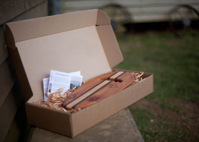 handplane with wood shavings packaging
