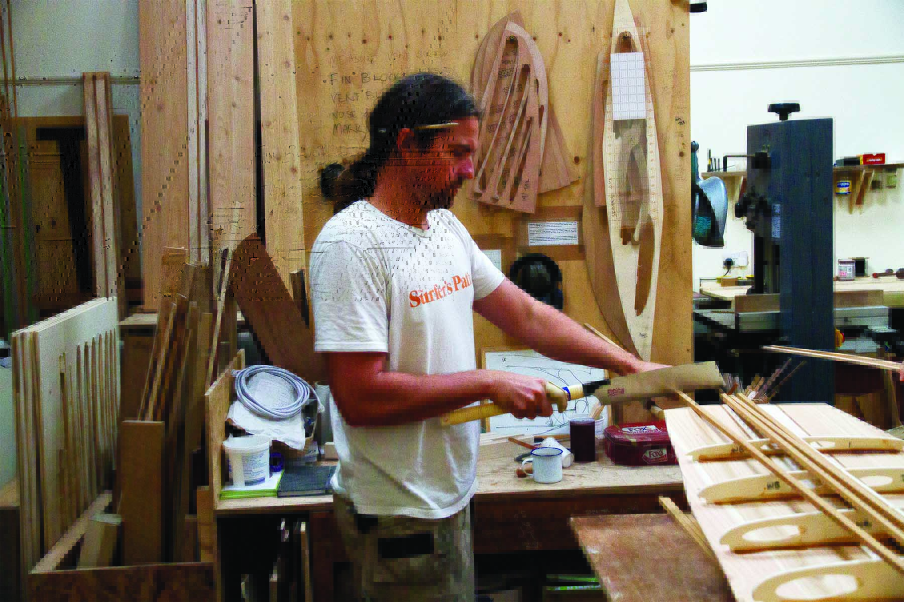 Tracy Martin and Paul Otter wooden surfboard workshop June 2014 paul cutting for tail blocks