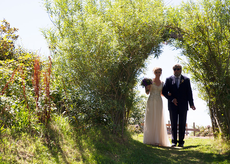 Mr_and_Mrs_Otter_here_comes_the_bride_post