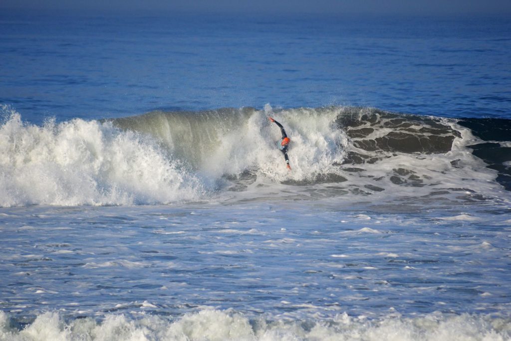 bodysurfing wave bodysurfer