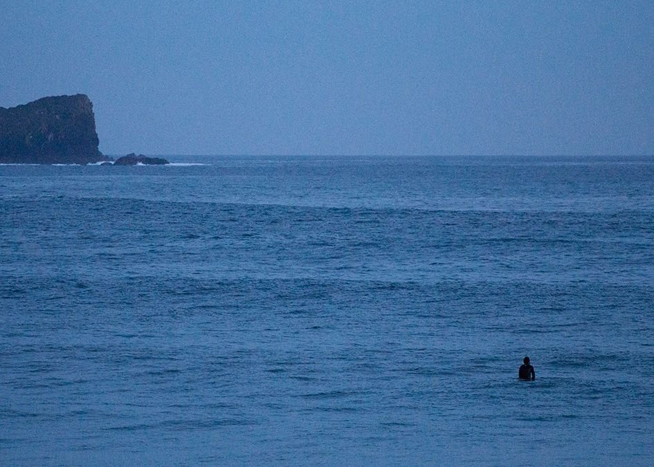 surfer lineup